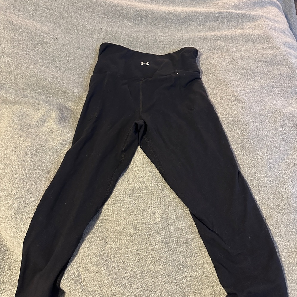 Under Armour Black Crop Yoga Leggings Size SM Good Condition